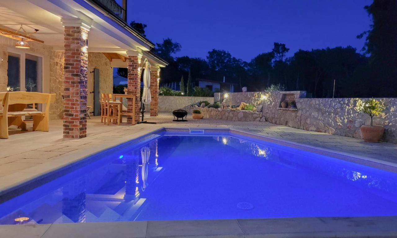 Villa Alara - Charming Villa With Heated Swimming Pool Milohnici Extérieur photo