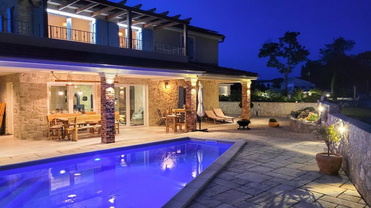 Villa Alara - Charming Villa With Heated Swimming Pool Milohnici Extérieur photo