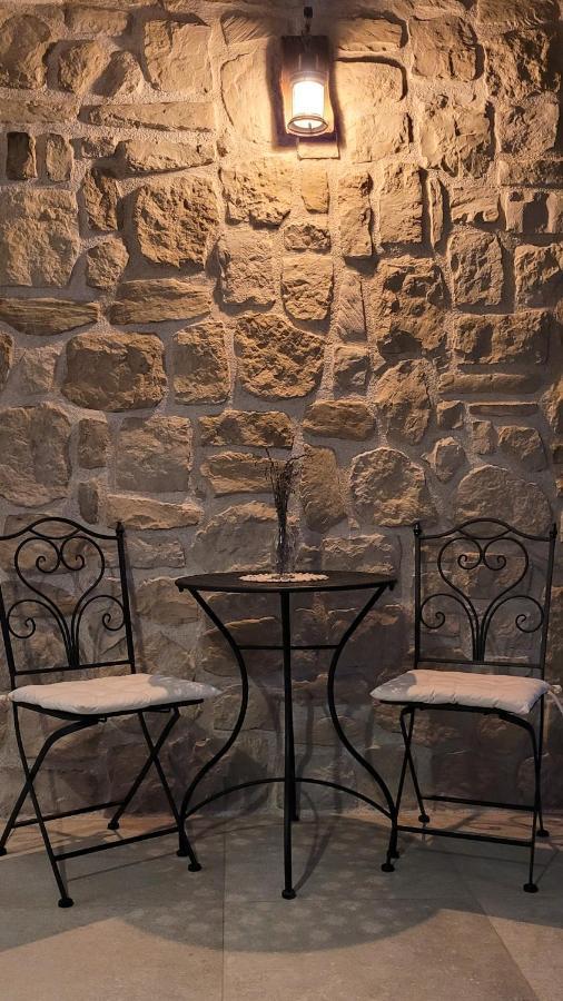 Villa Alara - Charming Villa With Heated Swimming Pool Milohnici Extérieur photo