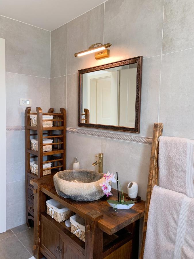 Villa Alara - Charming Villa With Heated Swimming Pool Milohnici Extérieur photo