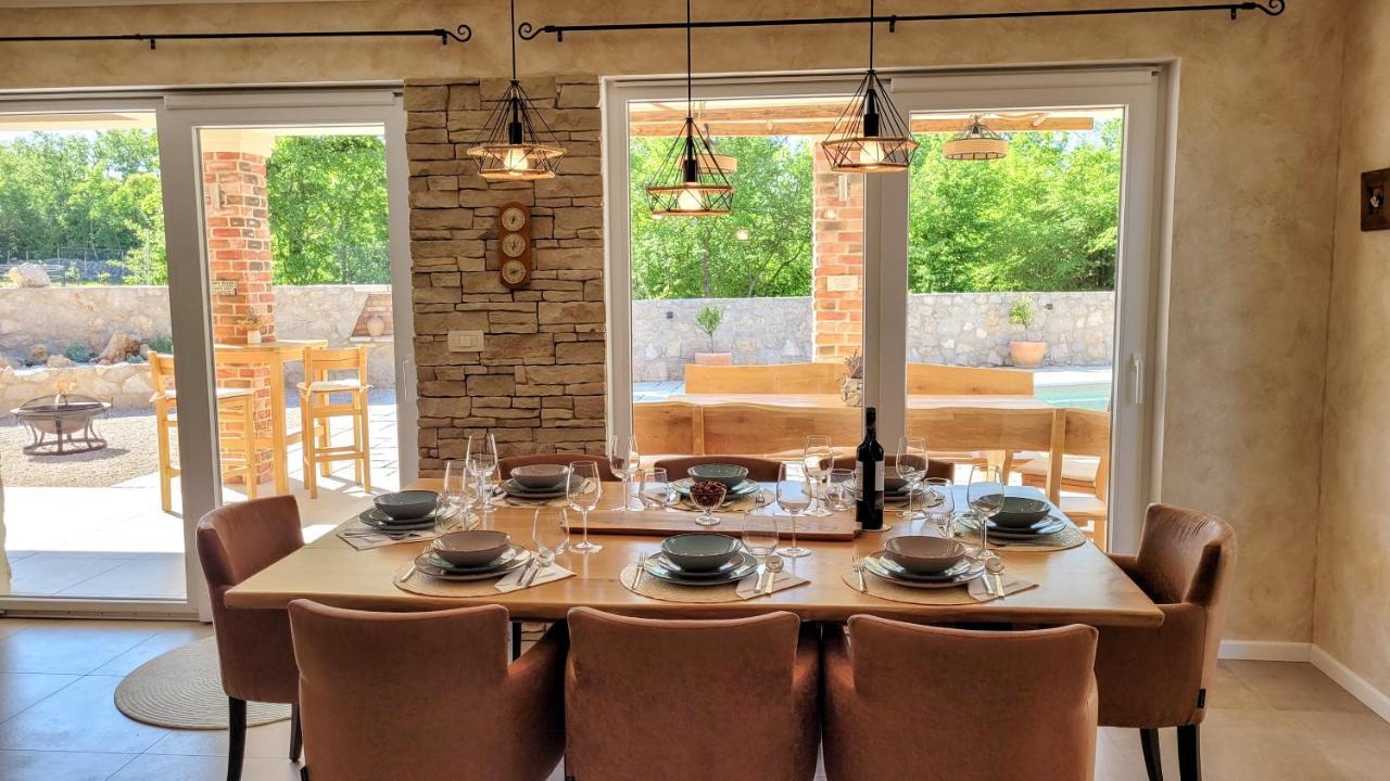 Villa Alara - Charming Villa With Heated Swimming Pool Milohnici Extérieur photo
