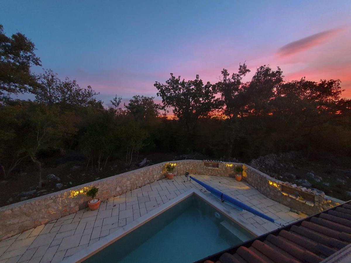 Villa Alara - Charming Villa With Heated Swimming Pool Milohnici Extérieur photo